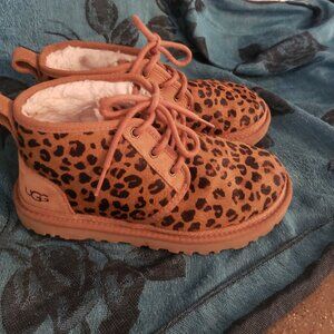 Ugg Neumel Leopard Chukka Boots size 6 in like new condition